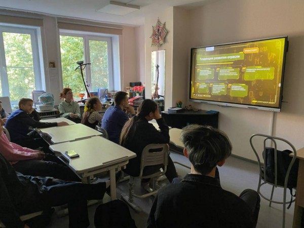 В школах Петербурга начались обязательные занятия по профориентации