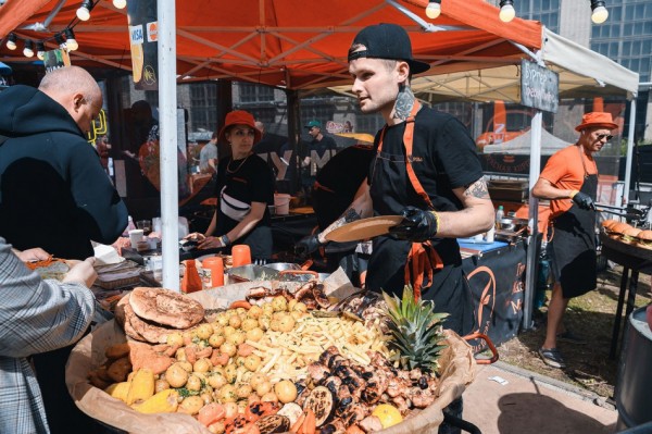 Мясо и зрелища: чем заняться на «ЖаритьФест» 2023 в Петербурге Мясо и зрелища: чем заняться на «ЖаритьФест» 2023 в Петербурге