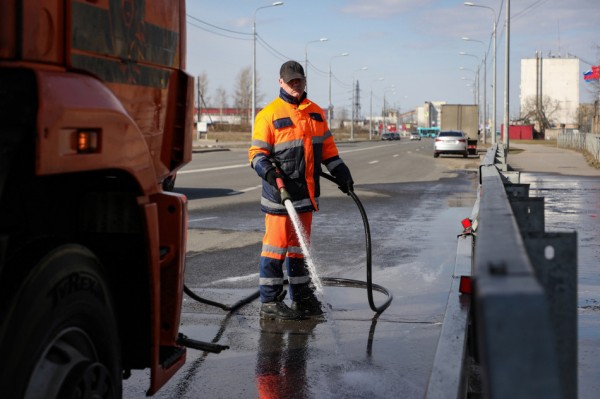 В Петербурге почти на треть выросло количество вакансий в сфере ЖКХ