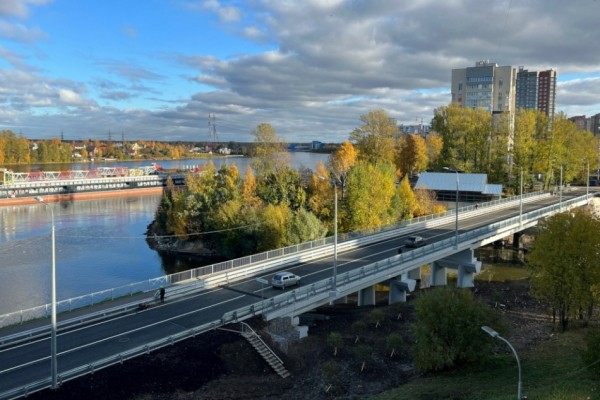 Рыбацкий мост открыли для автомобилистов Рыбацкий мост открыли для автомобилистов