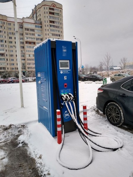 Шесть новых электрозаправок установили в Петербурге Шесть новых электрозаправок установили в Петербурге