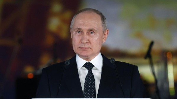 Путин: архив ВМФ многое сделал для сохранения памяти о подвигах русских моряков Путин: архив ВМФ многое сделал для сохранения памяти о подвигах русских моряков