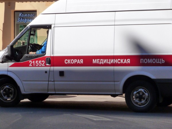 Иномарка сбила школьника в Петербурге Иномарка сбила школьника в Петербурге