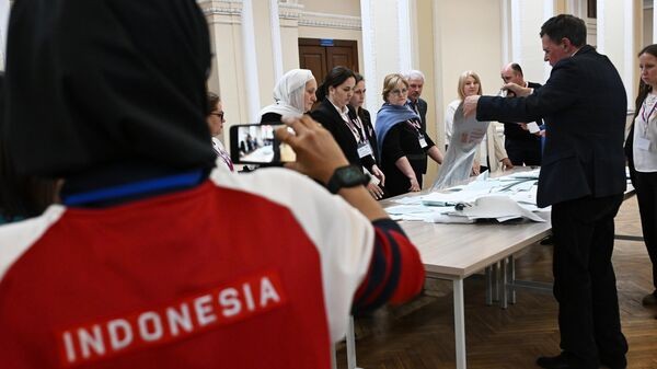 В Петербурге проверят сообщения СМИ о работе двух комиссий на выборах президента