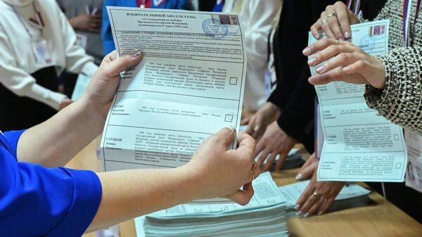 В Петербурге проверят сообщения СМИ о работе двух комиссий на выборах президента