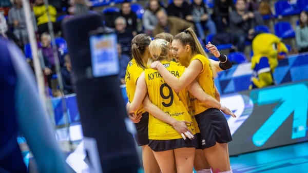 Волейболистки "Уралочки-НТМК" уступили "Ленинградке" в матче чемпионата России Волейболистки "Уралочки-НТМК" уступили "Ленинградке" в матче чемпионата России