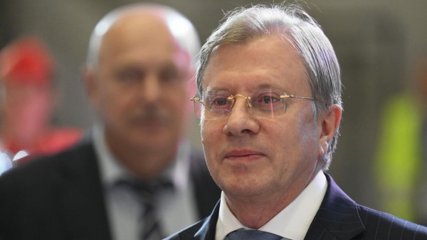 Беглов наградил Савельева знаком отличия "За заслуги перед Санкт-Петербургом"