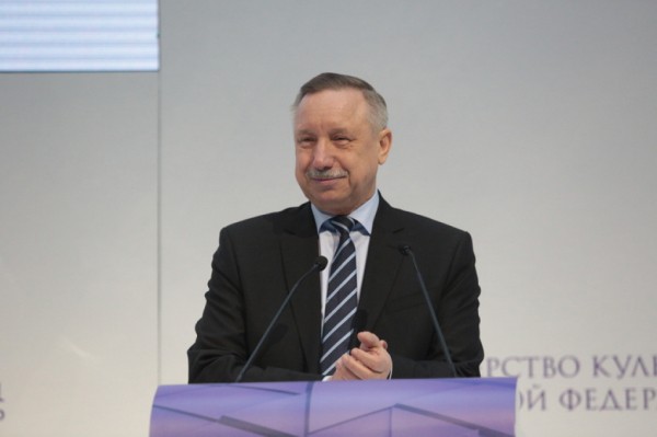 Беглов намерен повышать престиж профессии дворника Беглов намерен повышать престиж профессии дворника