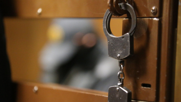 Суд отправил в СИЗО двоих мужчин, которые отобрали телефон у ветерана СВО Суд отправил в СИЗО двоих мужчин, которые отобрали телефон у ветерана СВО