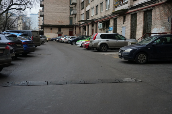 Фасад дома на Ленинском проспекте восстановили после летнего обрушения