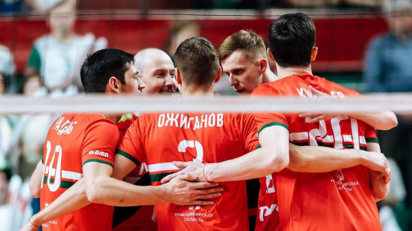 Волейболисты новосибирского "Локомотива" завоевали бронзу чемпионата России Волейболисты новосибирского "Локомотива" завоевали бронзу чемпионата России