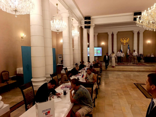 В Узбекистане граждане России активно голосуют на выборах в Госдуму